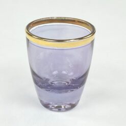 Stiklinė violetinės spalvos taurelė su aukso spalvos apvadu 50 ml 4x4x5 cm