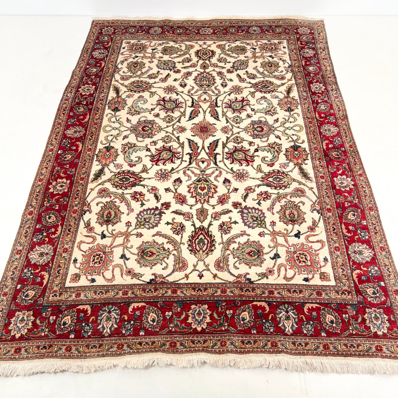 DN0466-kilimai-0 Vilnonis rankų darbo kilimas 360x251x0,3 cm