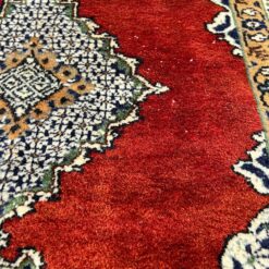 Vilnonis rankų darbo kilimėlis “Tabriz” 74x52x0,5 cm