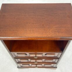 Raudonmedžio spintelė 29x51x78 cm