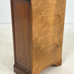 Raudonmedžio spintelė 29x51x78 cm