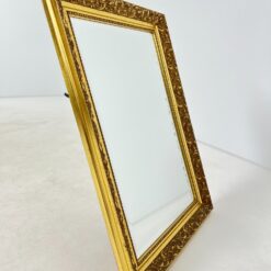 Stačiakampis pakabinamas veidrodis mediniame aukso spalvos rėme 5x54x77 cm