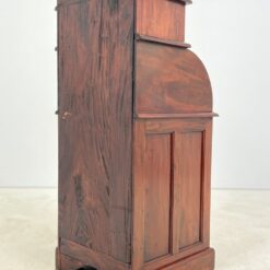 Raudonmedžio sekreteras 52x52x125 cm