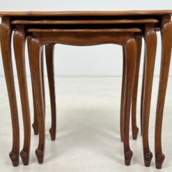 Ąžuoliniai lizdiniai staliukai 3 vnt. komplektas 36x55x50,5 cm