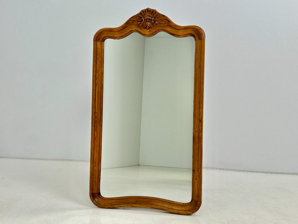 DP0087-veidrodziai-2 Pakabinamas veidrodis ąžuoliniame drožinėtame rėme 3x48x85 cm