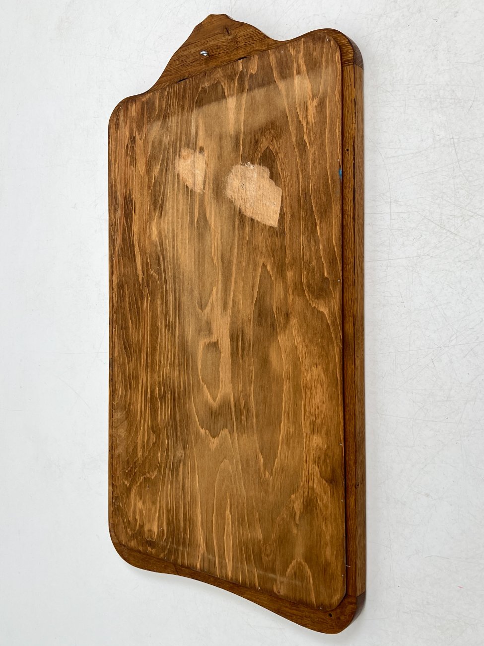 DP0087-veidrodziai-9 Pakabinamas veidrodis ąžuoliniame drožinėtame rėme 3x48x85 cm