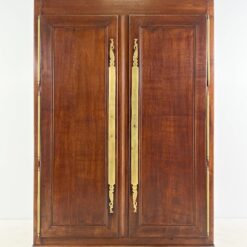 Aukšta ąžuolo masyvo dviejų durų spinta su žalvario detalėmis 64x149x221 cm