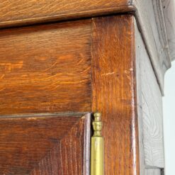 Aukšta ąžuolo masyvo dviejų durų spinta su žalvario detalėmis 64x149x221 cm