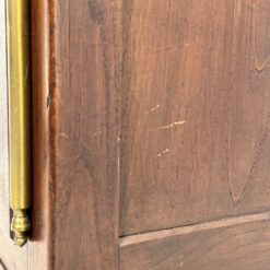 Aukšta ąžuolo masyvo dviejų durų spinta su žalvario detalėmis 64x149x221 cm