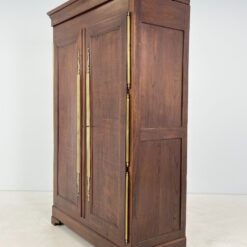 Aukšta ąžuolo masyvo dviejų durų spinta su žalvario detalėmis 64x149x221 cm