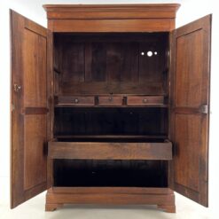 Aukšta ąžuolo masyvo dviejų durų spinta su žalvario detalėmis 64x149x221 cm