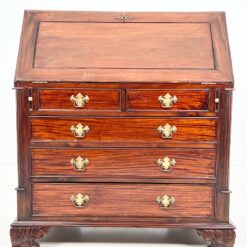 Raudonmedžio sekreteras su penkiais stalčiais 57x101x109,5 cm