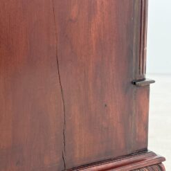 Raudonmedžio sekreteras su penkiais stalčiais 57x101x109,5 cm