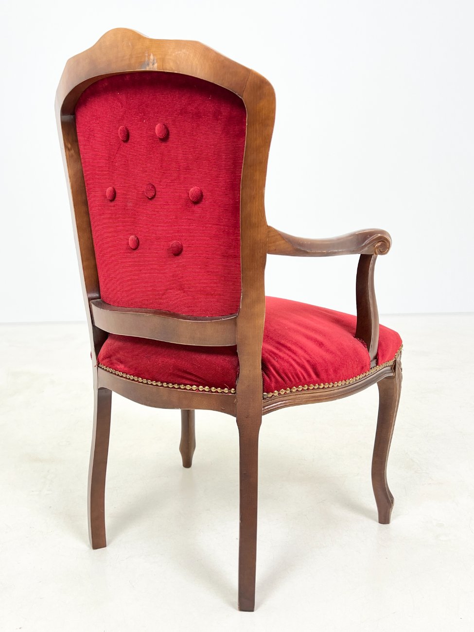 DP0122-valgomojo-kreslai-10 Raudonmedžio krėslas su raudonu gobelenu 53x59x90 cm, 47 cm