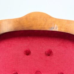 Raudonmedžio krėslas su raudonu gobelenu 53x59x90 cm, 47 cm