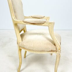 Medinis šviesus krėslas su kreminės spalvos gobelenu 62x60x87 cm, 46 cm