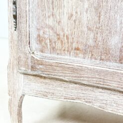 Provanso stiliaus balintas ąžuolinis bufetas 38x105x169 cm