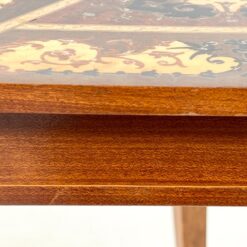 Trikampio formos muzikinis staliukas su inkrustacijomis 34,5x39x43 cm