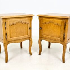 Ąžuolinės spintelės prie lovos 2 vnt. Komplektas 40x47x63,5 cm