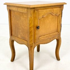 Ąžuolinės spintelės prie lovos 2 vnt. Komplektas 40x47x63,5 cm