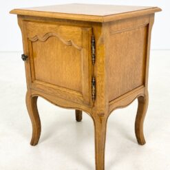 Ąžuolinės spintelės prie lovos 2 vnt. Komplektas 40x47x63,5 cm