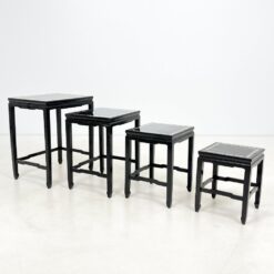 Rytietiški juodi, lizdiniai staliukai 4 vnt. Komplektas 37x45x56,5 cm