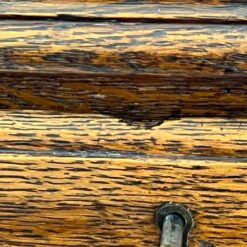 Ąžuolinis sekreteras su dviejomis lentynomis 32x61x100 cm