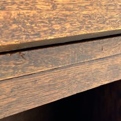 Ąžuolinis sekreteras su dviejomis lentynomis 32x61x100 cm