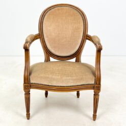 Riešutmedžio krėslas su šviesiai rudos spalvos gobelenu 56x58x87 cm, 41 cm