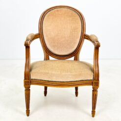 Riešutmedžio krėslas su šviesiai rudos spalvos gobelenu 56x58x87 cm, 41 cm