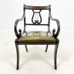 Ąžuolinis krėslas su lyros figūra ir odine sėdimąja 55x56x85,5 cm, 46 cm