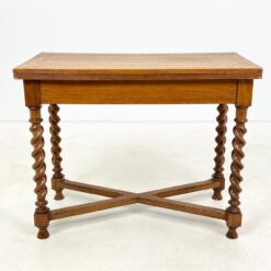 Ąžuolinis stalas atveriamu stalviršiumi 49x93,5x74,5 cm