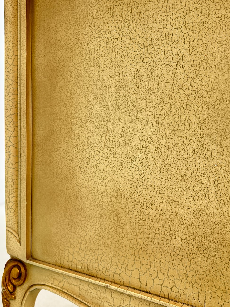 DP0148-komodos-15 Sendinta Liudviko XV laikotarpio stiliaus trijų stalčių komoda 50x117x83,5 cm