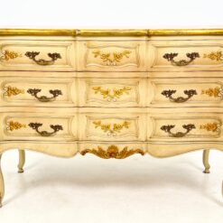 Sendinta Liudviko XV laikotarpio stiliaus trijų stalčių komoda 50x117x83,5 cm