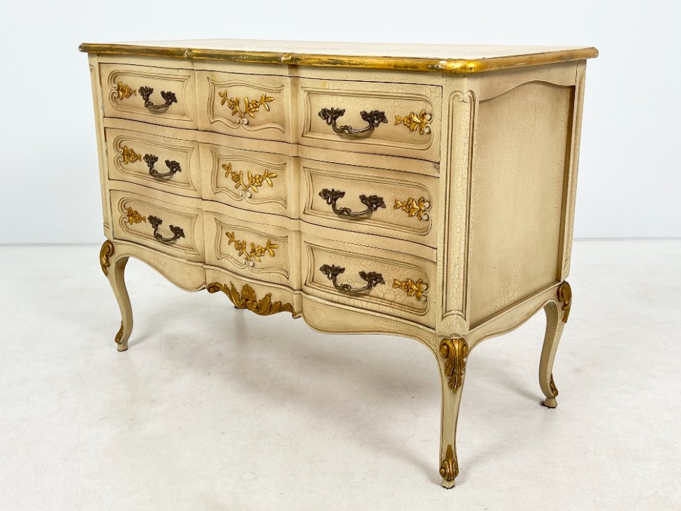 DP0148-komodos-4 Sendinta Liudviko XV laikotarpio stiliaus trijų stalčių komoda 50x117x83,5 cm