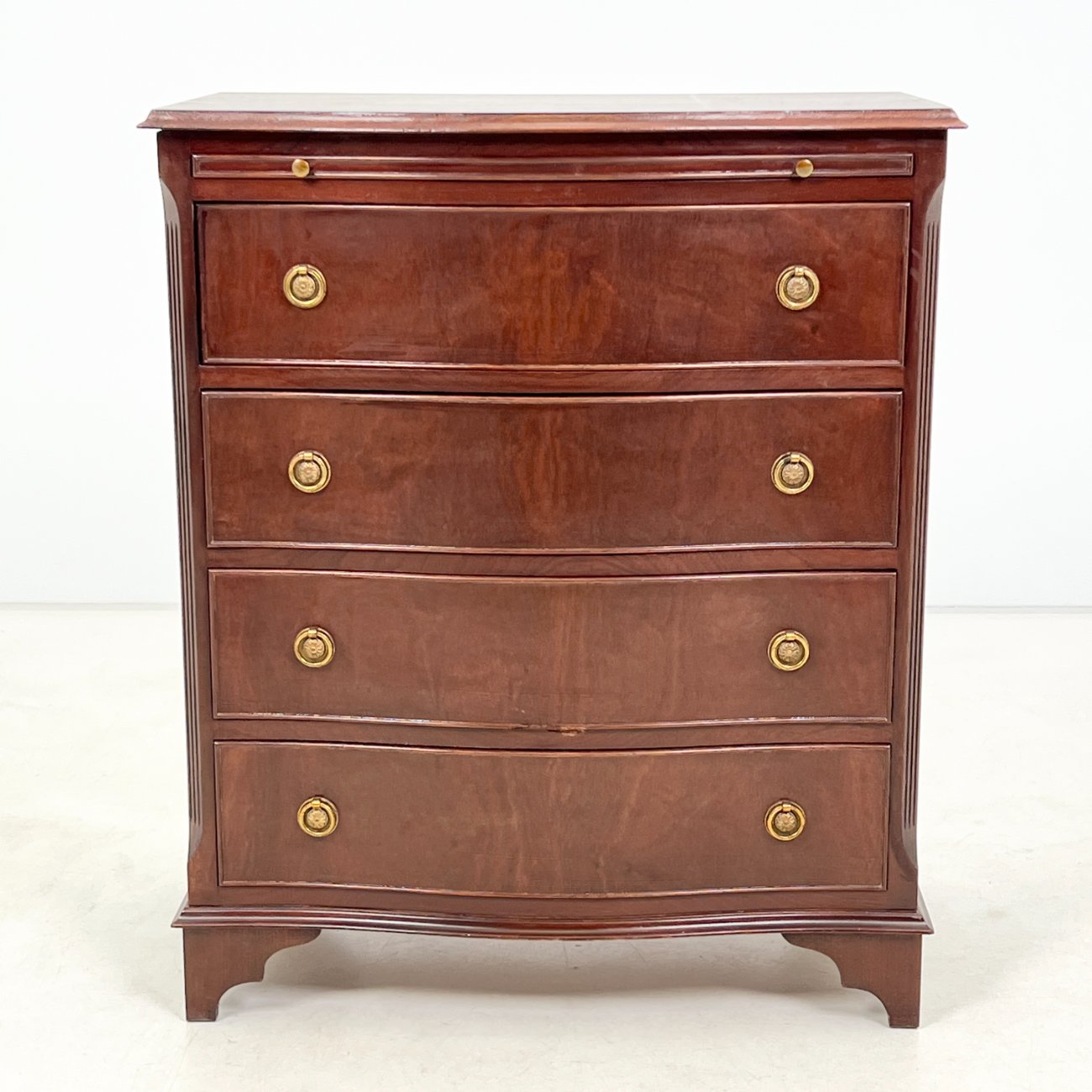 DP0150-komodos-0 Raudonmedžio keturių stalčių komoda su ištraukiama lentynėle 42x72x86 cm