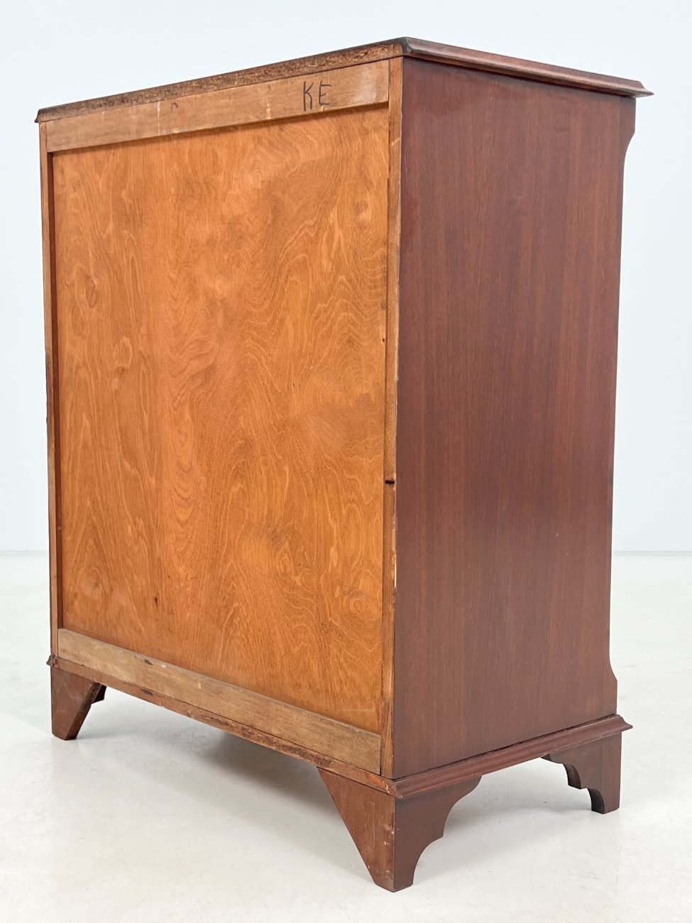 DP0150-komodos-12 Raudonmedžio keturių stalčių komoda su ištraukiama lentynėle 42x72x86 cm