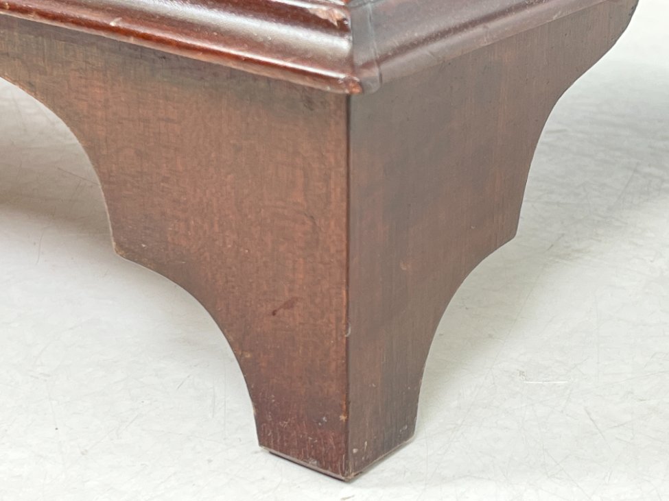 DP0150-komodos-16 Raudonmedžio keturių stalčių komoda su ištraukiama lentynėle 42x72x86 cm