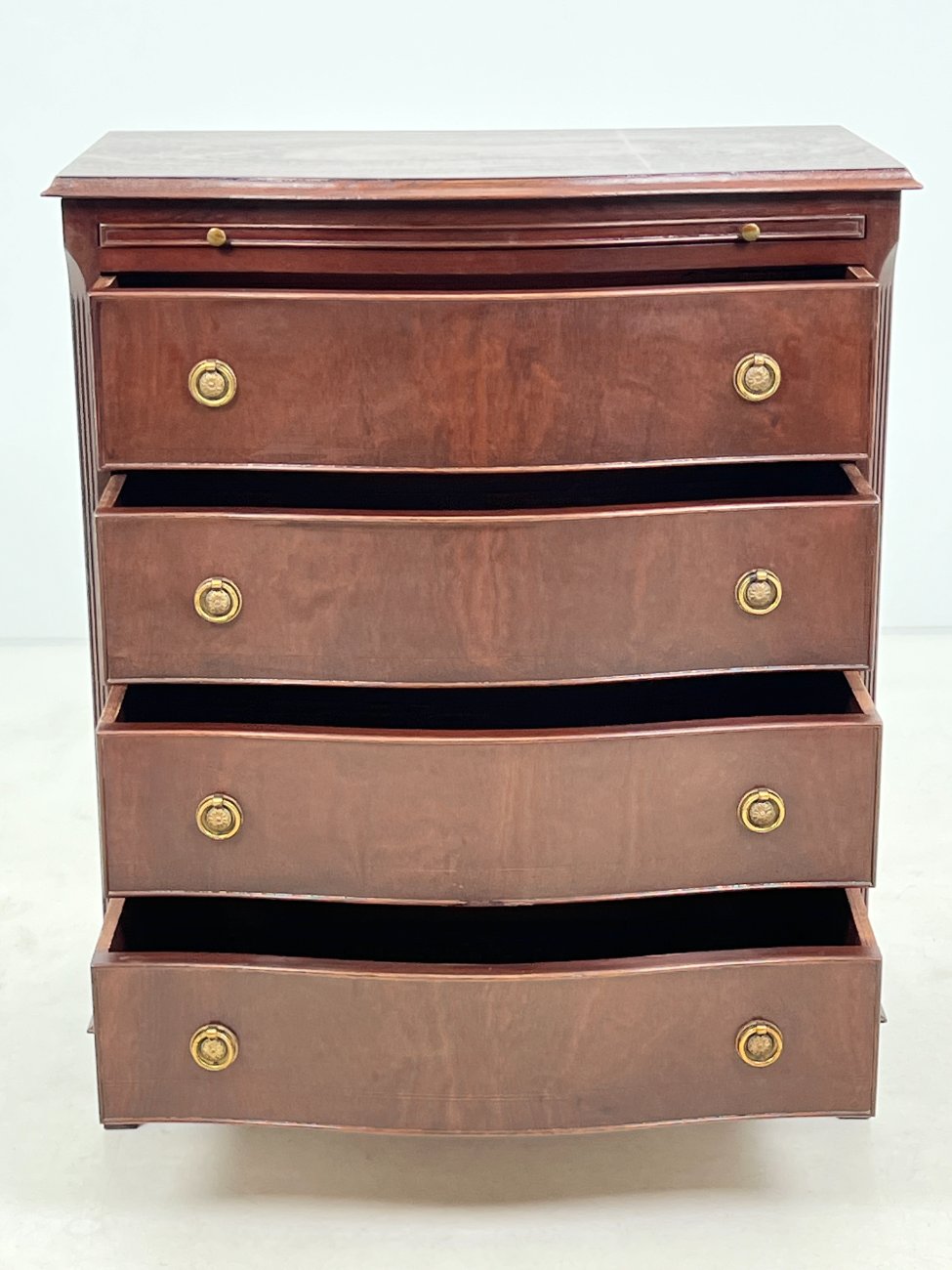 DP0150-komodos-8 Raudonmedžio keturių stalčių komoda su ištraukiama lentynėle 42x72x86 cm