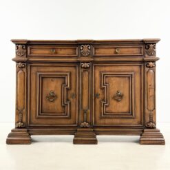 Riešutedžio dviejų stalčių ir durelių komoda 47x153x103 cm