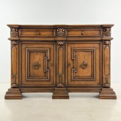 Riešutedžio dviejų stalčių ir durelių komoda 47x153x103 cm