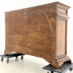 Riešutedžio dviejų stalčių ir durelių komoda 47x153x103 cm