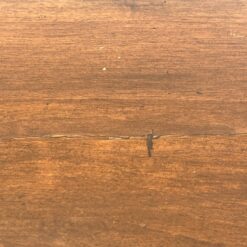 Riešutedžio dviejų stalčių ir durelių komoda 47x153x103 cm