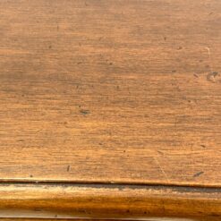 Riešutedžio dviejų stalčių ir durelių komoda 47x153x103 cm