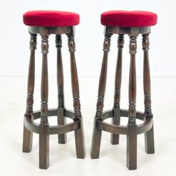 Ąžuolinės baro kėdės su raudonu gobelenu 2 vnt. komplektas 32x32x80 cm