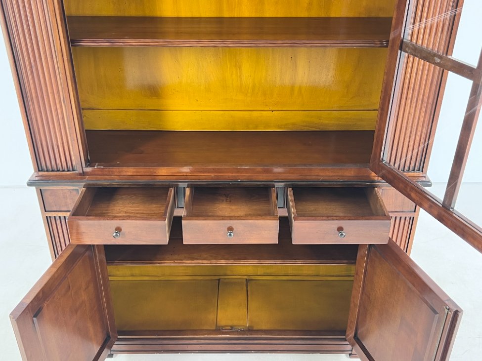 DP0162-bufetai-6 Sendintas dviejų dalių riešutmedžio bufetas 44x136x225 cm