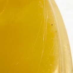 Žalvario rėmo staliukas onikso stalviršiumi ir lentynėle 78,5×78,5×45,5 cm