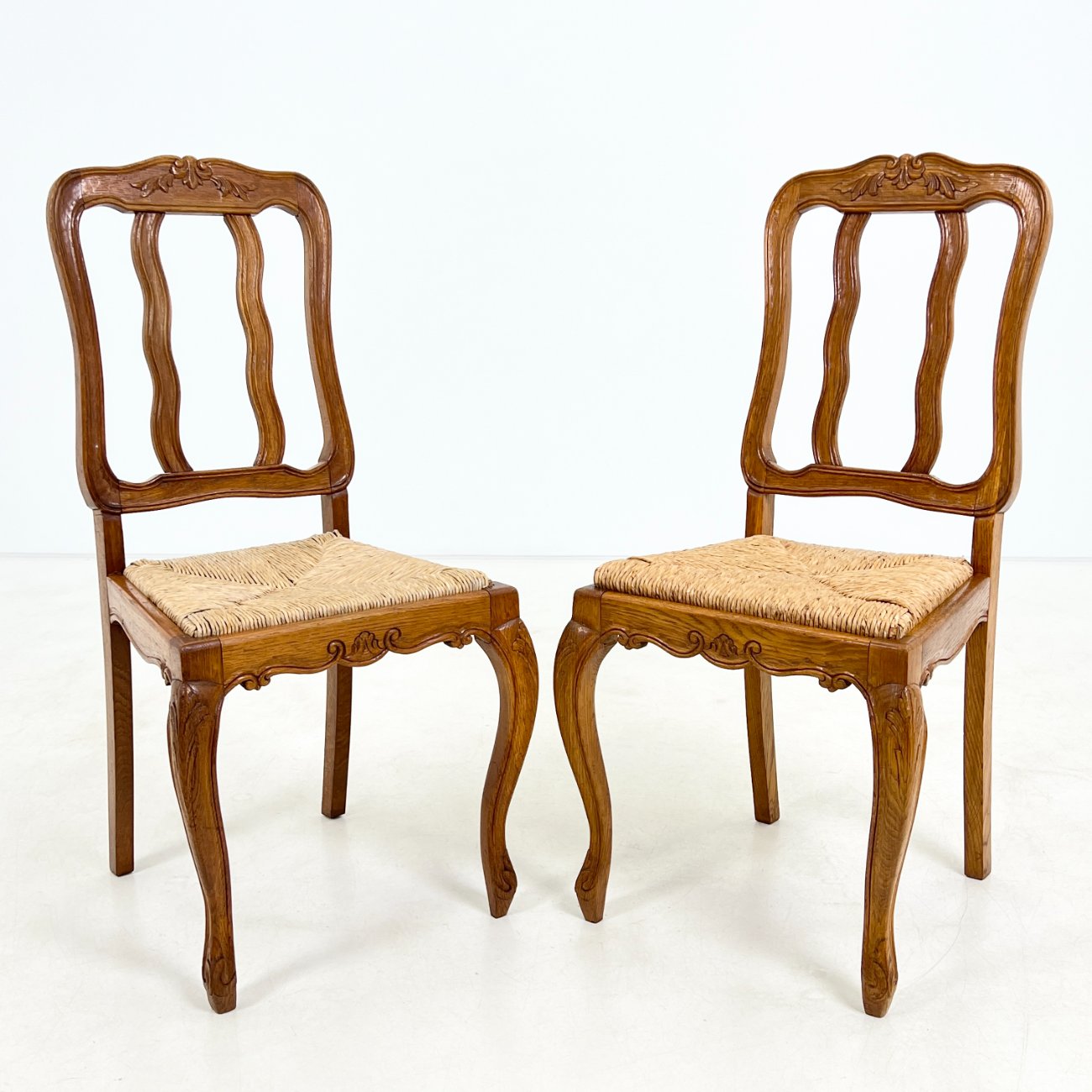 DP0166-kedes-0 Ąžuolinės kėdės su šiaudų sėdimosiomis 2 vnt. komplektas 52x48x99 cm, 46 cm