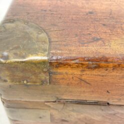 Senovinis W. J. Lovelace raudonmedžio lagaminas – skrynia 42x78x34 cm