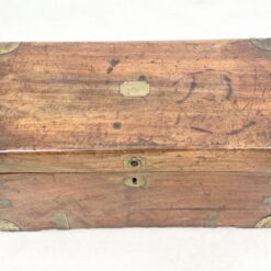 Senovinis W. J. Lovelace raudonmedžio lagaminas – skrynia 42x78x34 cm